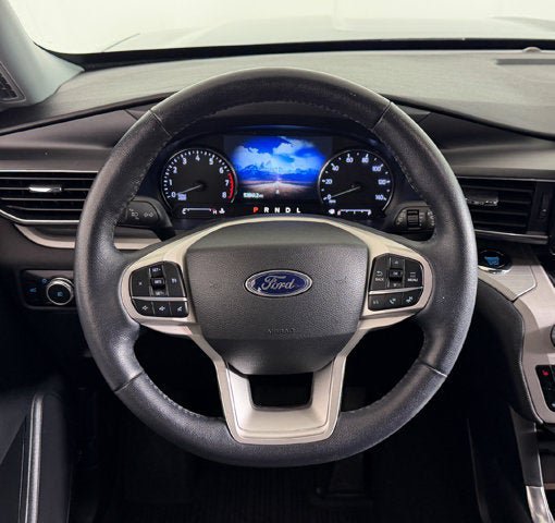 Used 2023 Ford Explorer XLT w/ Equipment Group 202A RWD image 11