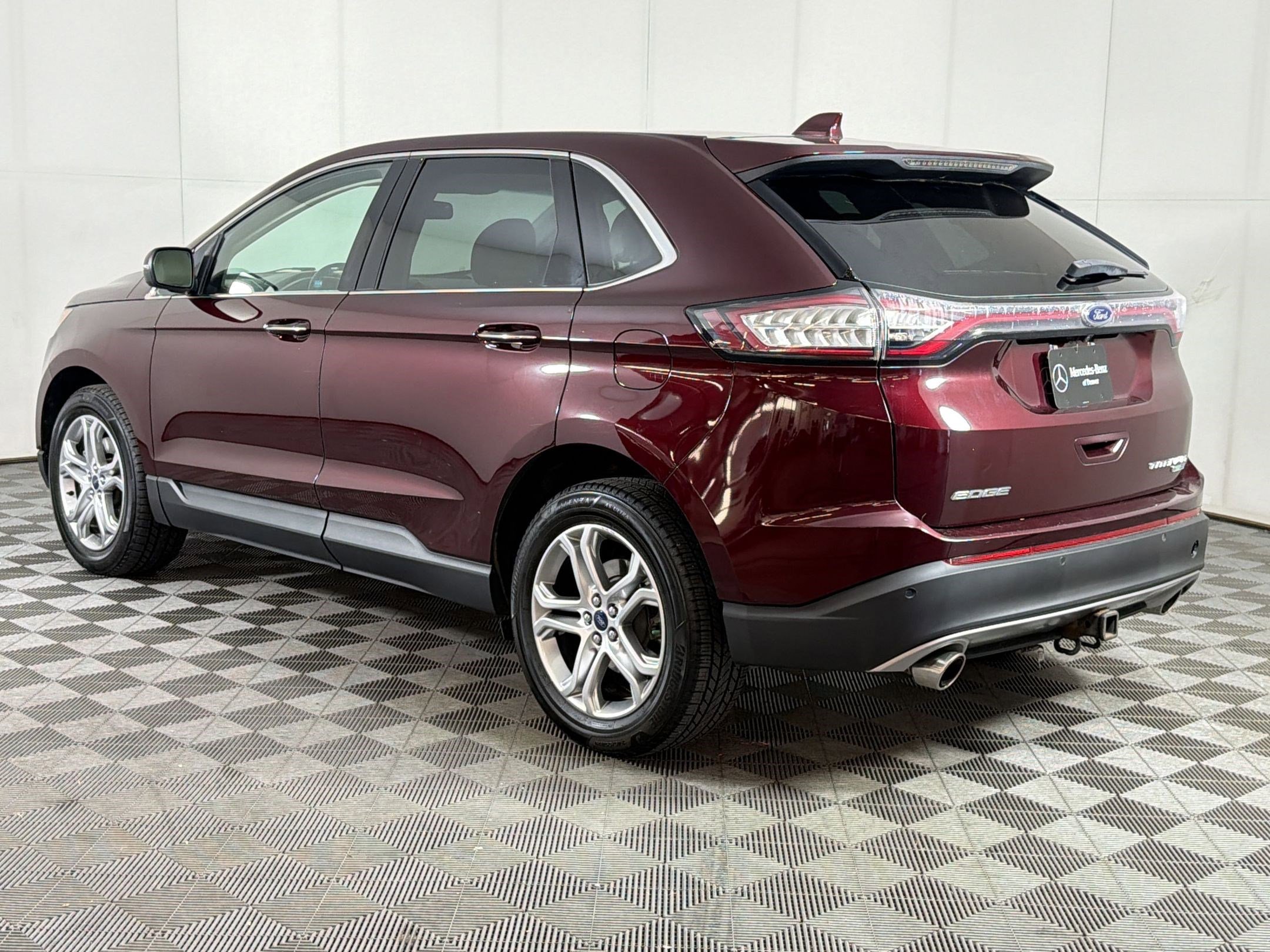 Used 2017 Ford Edge Titanium w/ Equipment Group 301A image 3