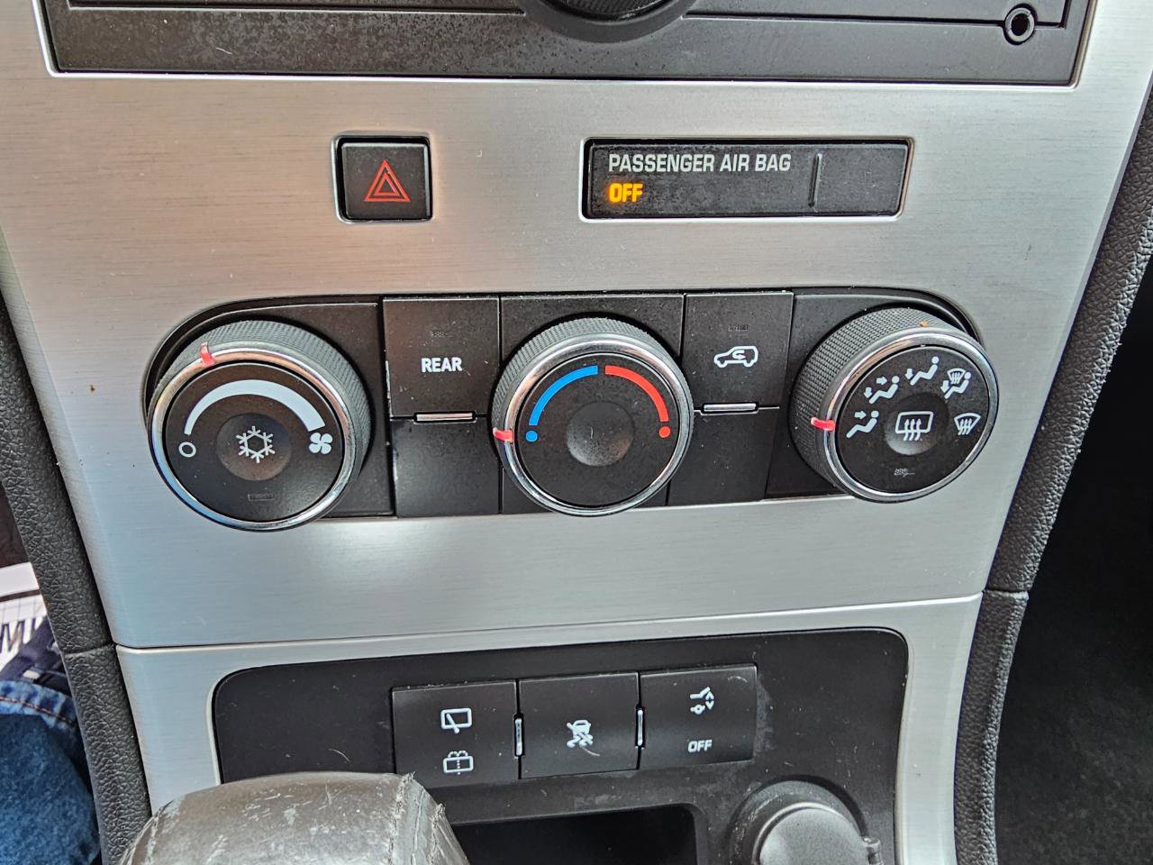 Used 2012 GMC Acadia SLE image 40