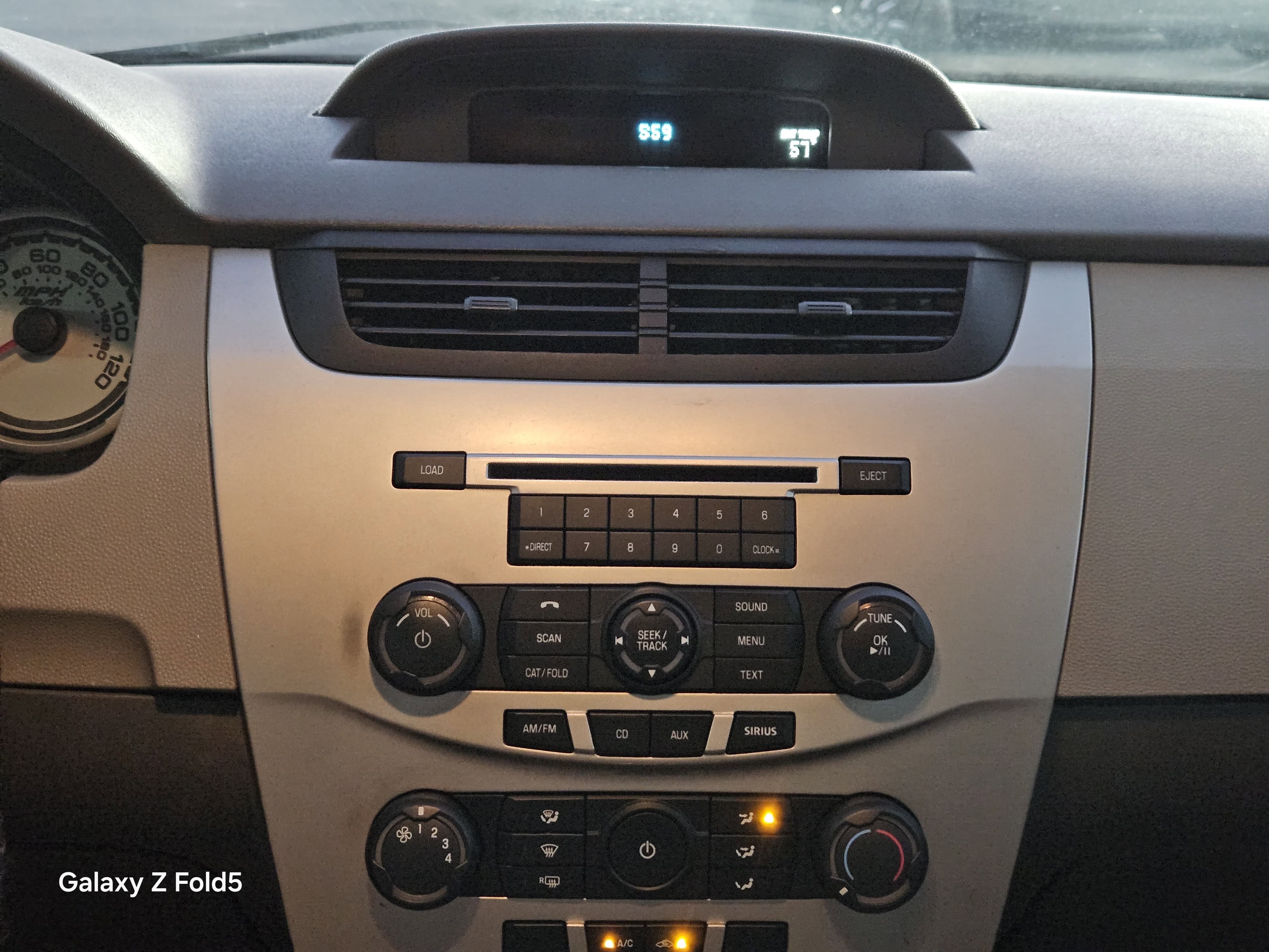 Used 2010 Ford Focus SE image 28