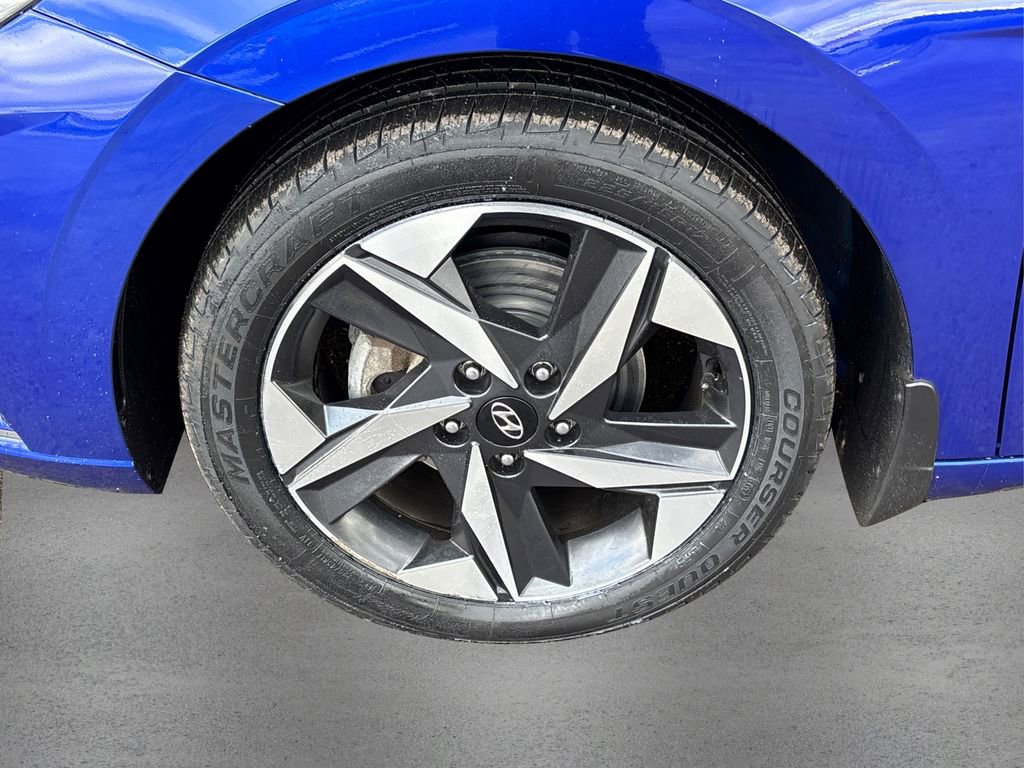 Used 2023 Hyundai Elantra SEL w/ Convenience Package image 12
