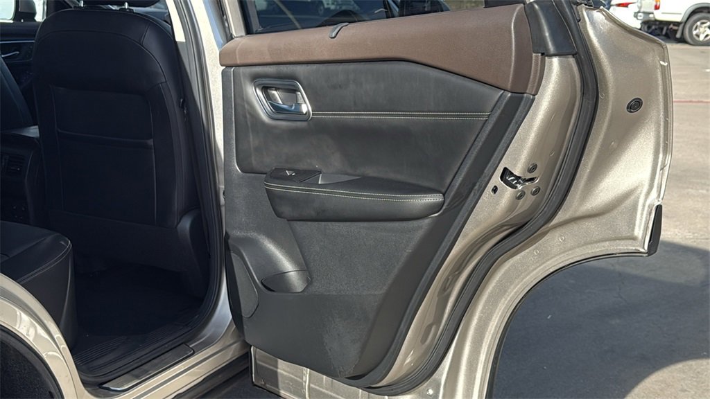 Used 2021 Nissan Rogue Platinum image 29