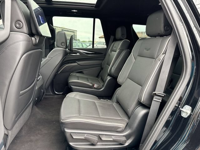 Used 2023 Cadillac Escalade Sport AWD/4WD image 23