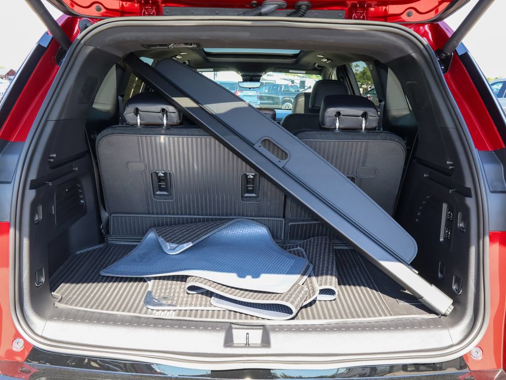Certified 2026 GMC Acadia Denali Ultimate w/ LPO, Floor Liner Package AWD/4WD image 5
