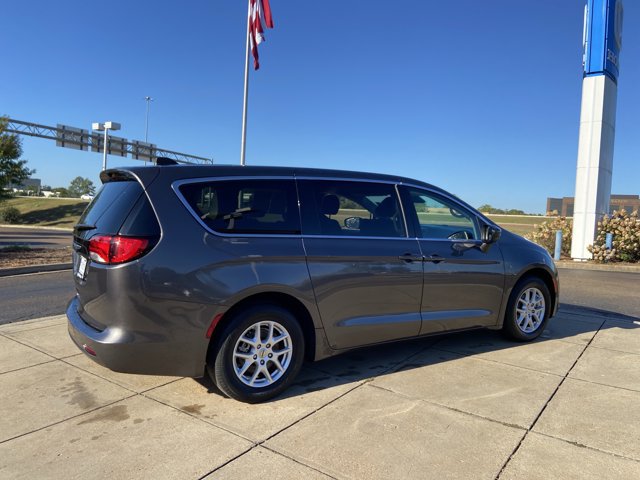 Used 2023 Chrysler Voyager LX FWD image 12