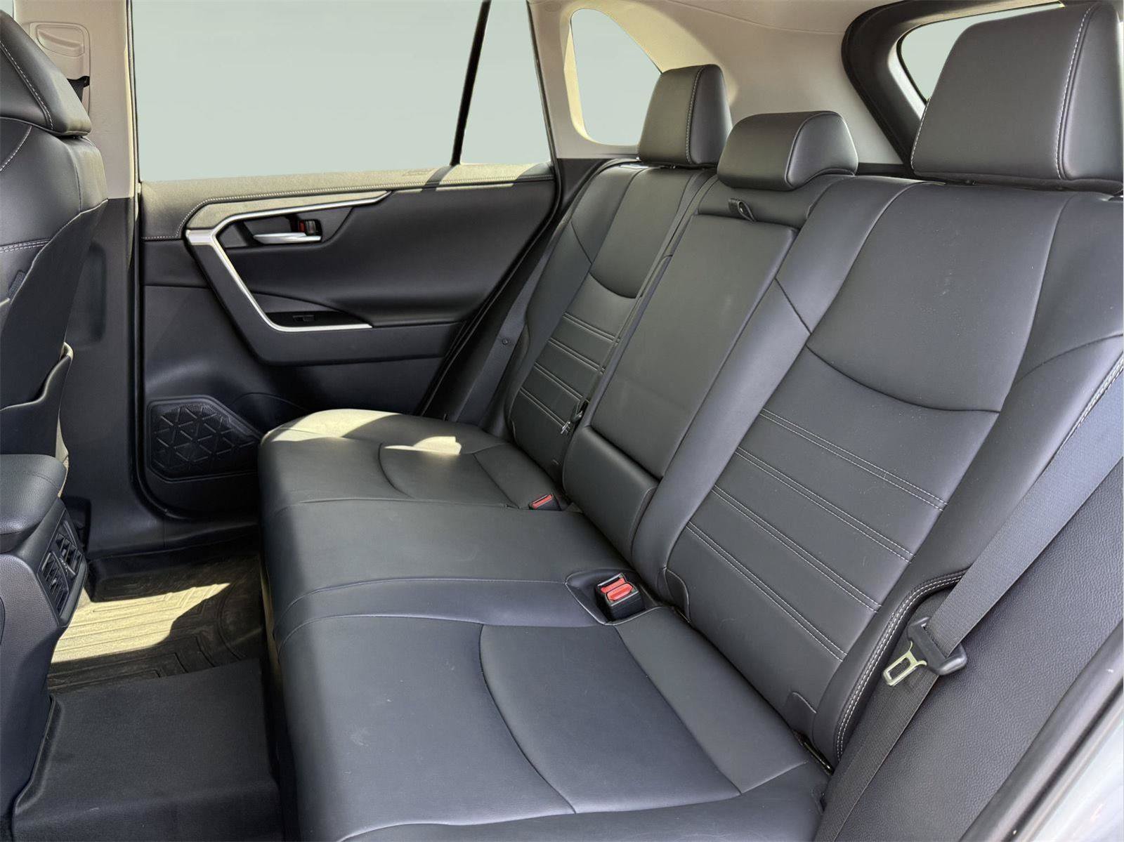 Used 2019 Toyota RAV4 Limited w/ Carpet Mat Package AWD/4WD image 22
