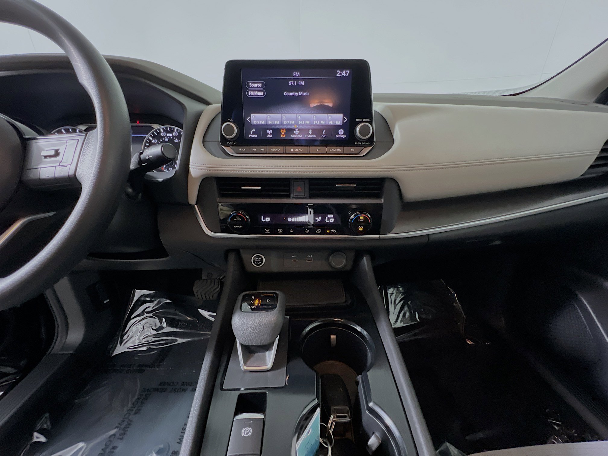 Used 2023 Nissan Rogue SV image 25