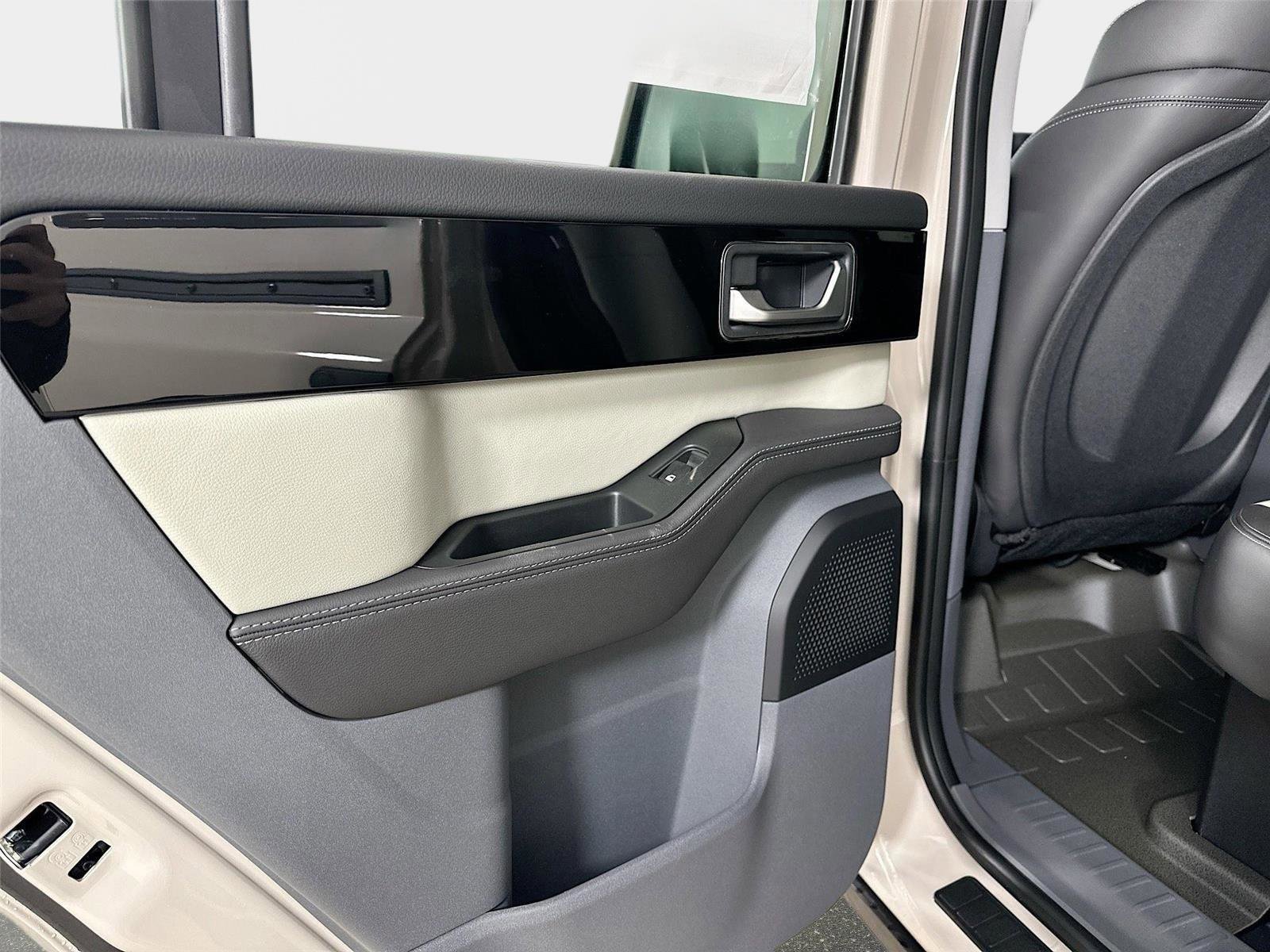 New 2025 INEOS Grenadier Fieldmaster Edition image 36