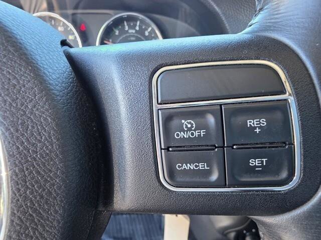 Used 2012 Jeep Wrangler Sahara image 28