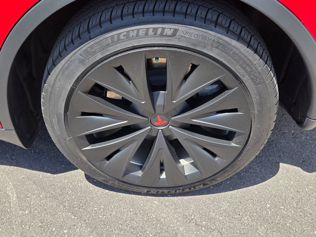 Used 2022 Tesla Model Y Long Range AWD/4WD image 5