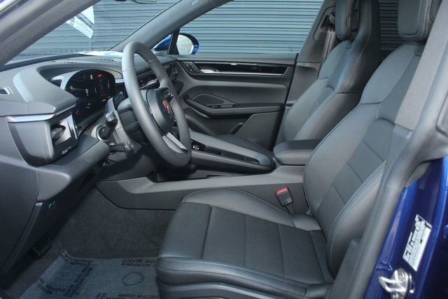 New 2026 Porsche Macan 4 Electric image 6