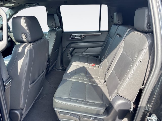 Used 2025 Chevrolet Suburban LT AWD/4WD image 22