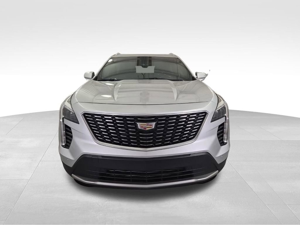 Used 2021 Cadillac XT4 Premium Luxury w/ Cold Weather Package image 4