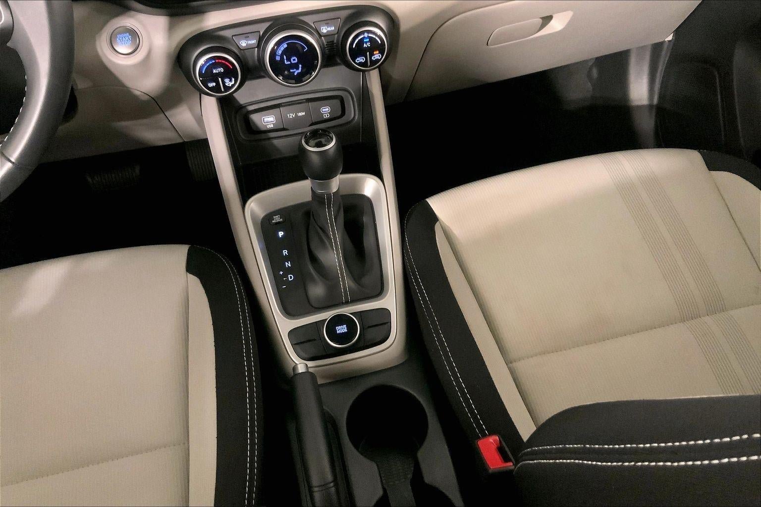 Used 2025 Hyundai Venue SEL FWD image 18