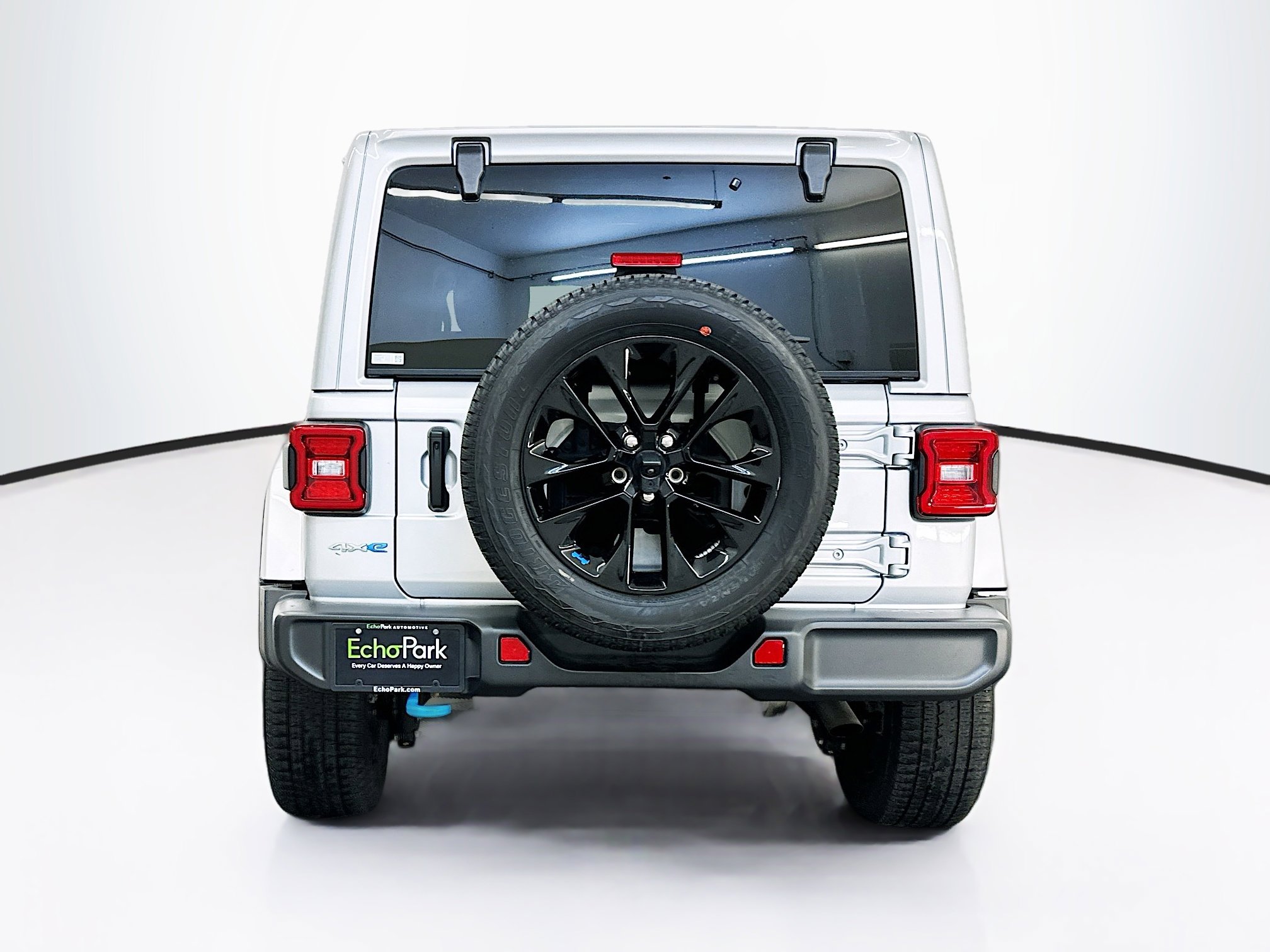 Used 2023 Jeep Wrangler Sahara w/ Cold Weather Group image 7