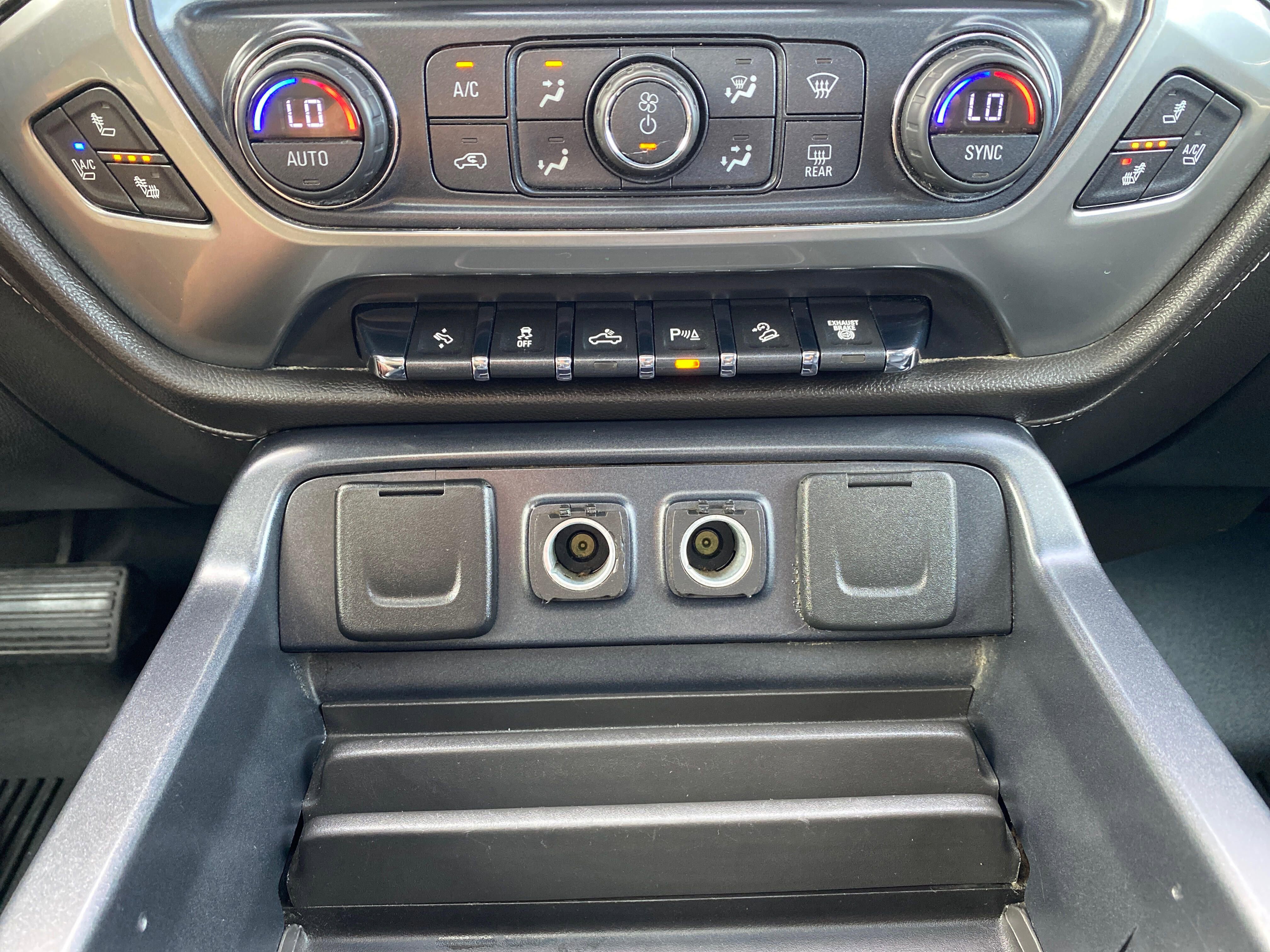 Used 2015 Chevrolet Silverado 3500 LTZ image 16