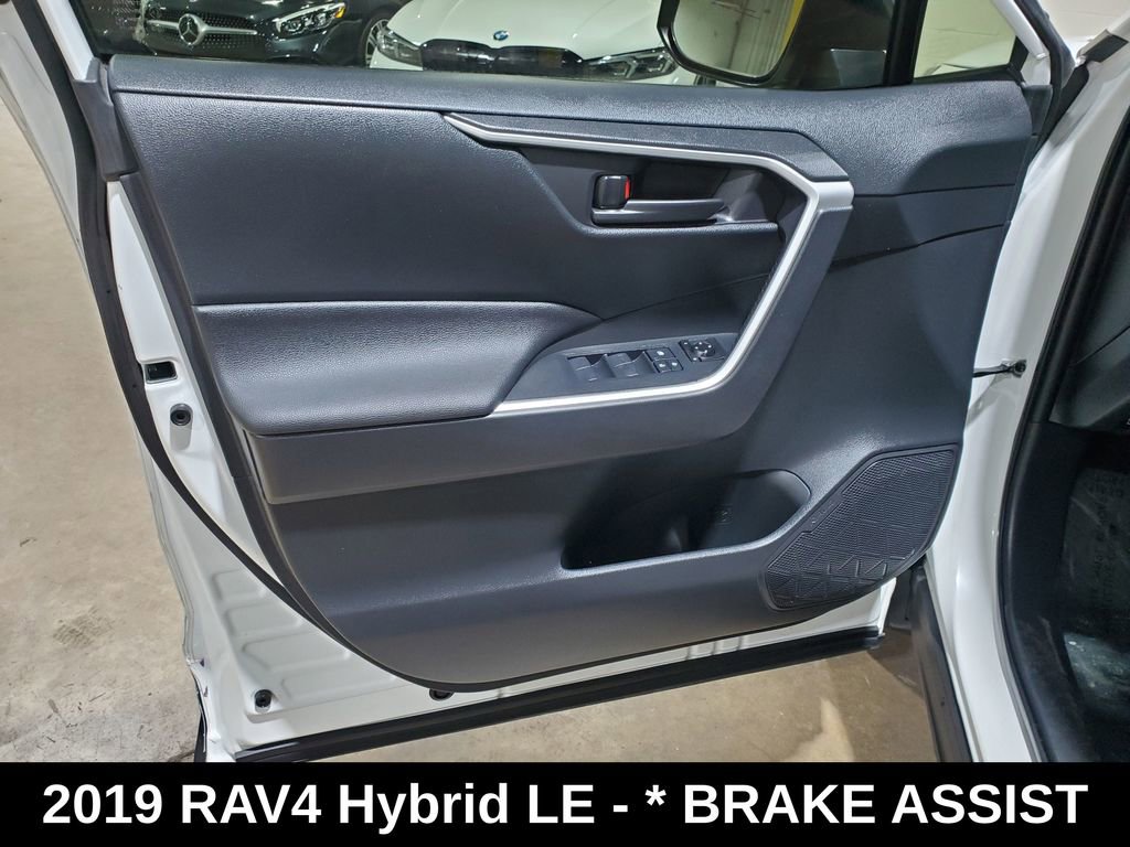 Used 2019 Toyota RAV4 LE AWD/4WD image 7