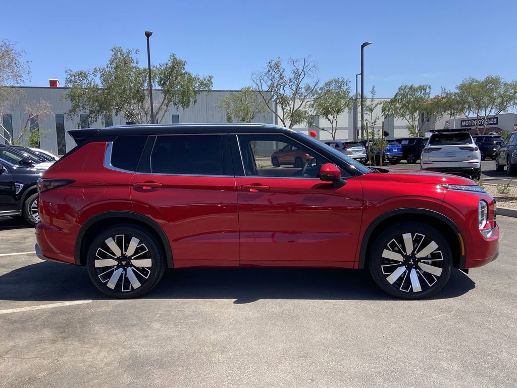 New 2026 Mitsubishi Outlander SEL FWD image 2