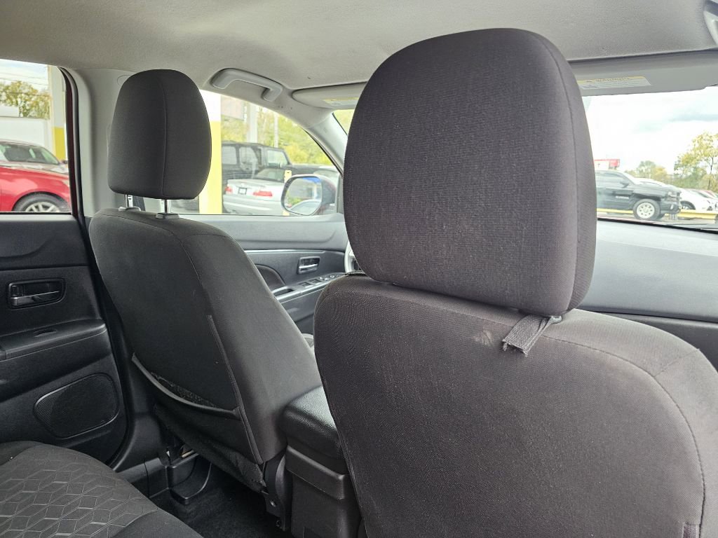 Used 2023 Mitsubishi Outlander Sport SE image 43