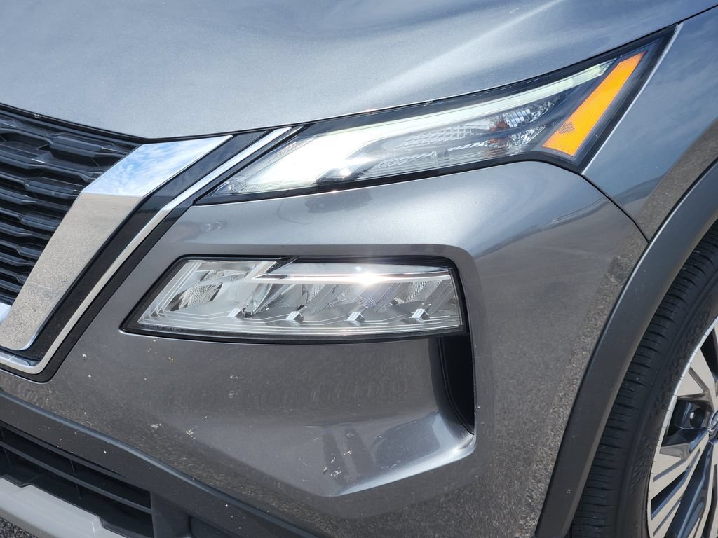 Used 2023 Nissan Rogue SV w/ SV Premium B Package FWD image 5