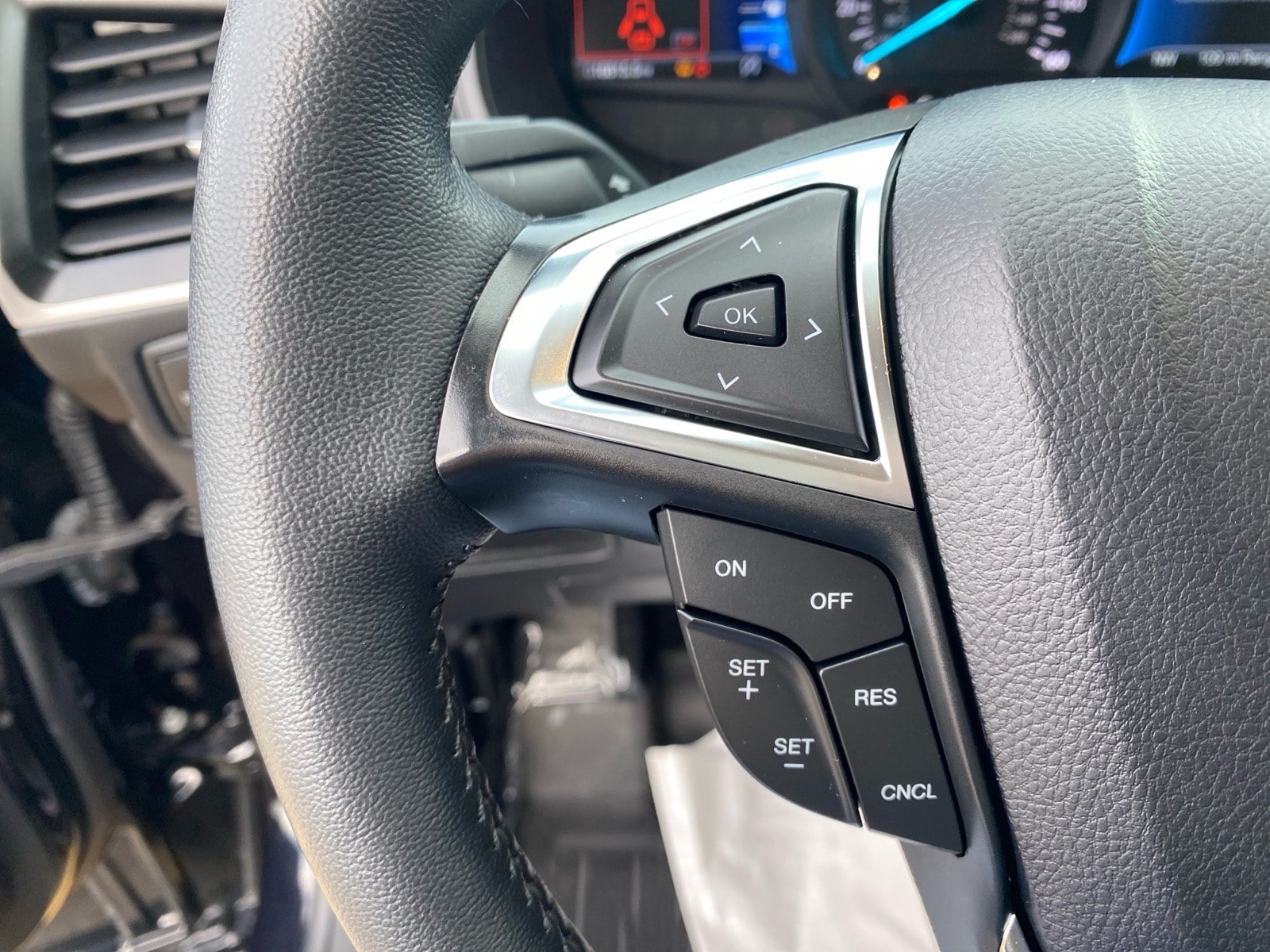 Used 2024 Ford Edge SEL w/ Convenience Package AWD/4WD image 18