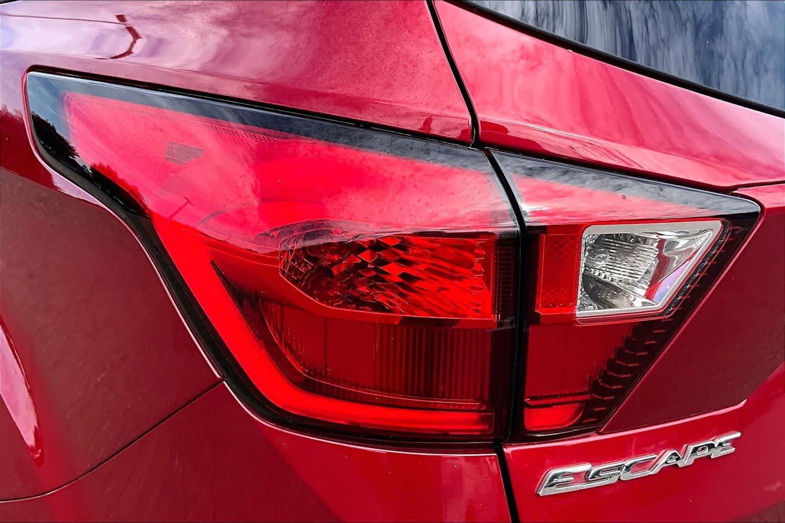 Used 2019 Ford Escape SEL FWD image 28