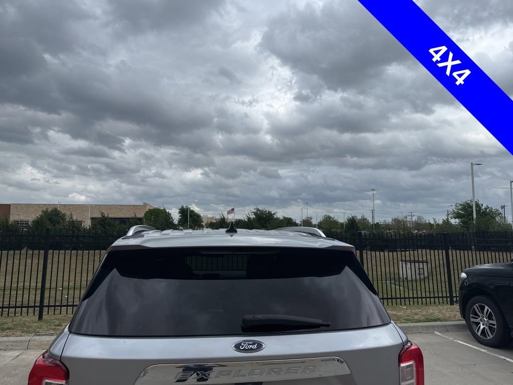 Used 2022 Ford Explorer Limited w/ Equipment Group 301A image 7