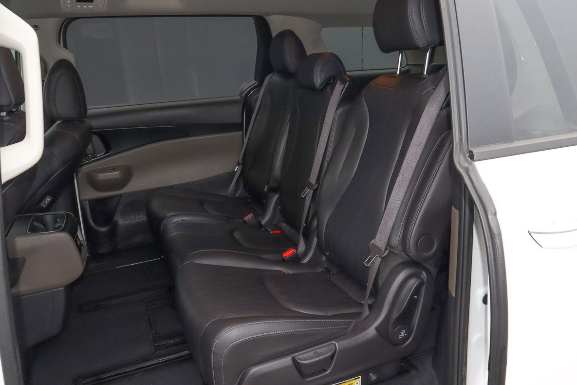 Used 2025 Kia Carnival image 8
