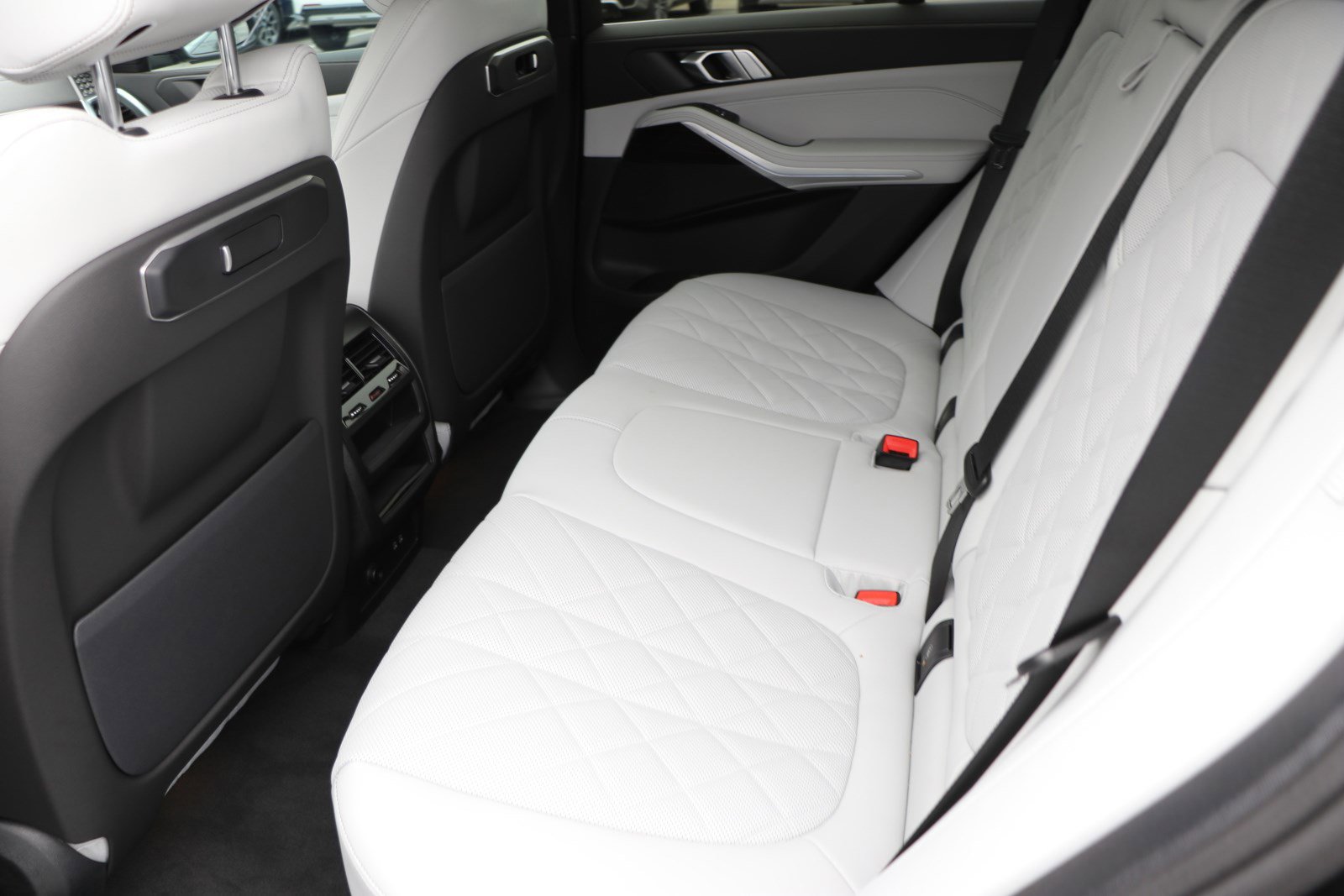 Certified 2025 BMW X5 xDrive50e w/ Parking Assistance Package image 35