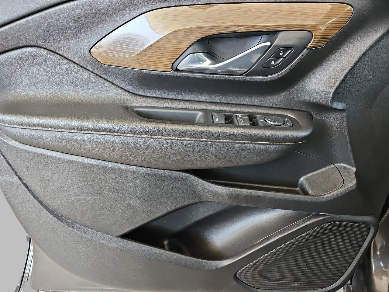 Used 2019 GMC Terrain SLE image 31