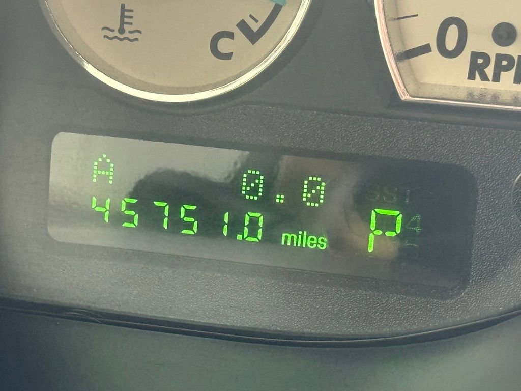 Used 2004 Ford Thunderbird image 19