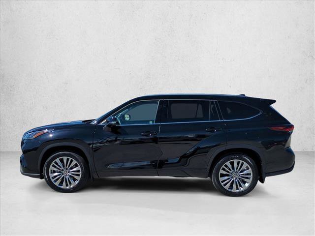 Certified 2026 Toyota Highlander Platinum AWD/4WD image 9