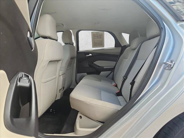 Used 2016 Ford Focus SE FWD image 21