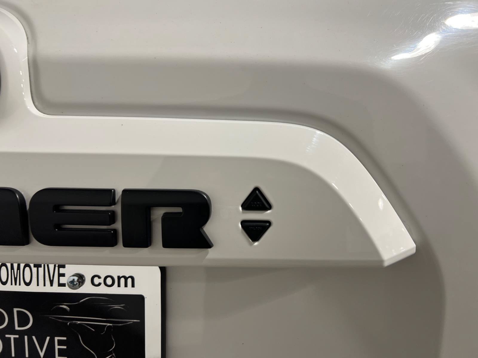 Used 2022 Toyota 4Runner SR5 AWD/4WD image 32