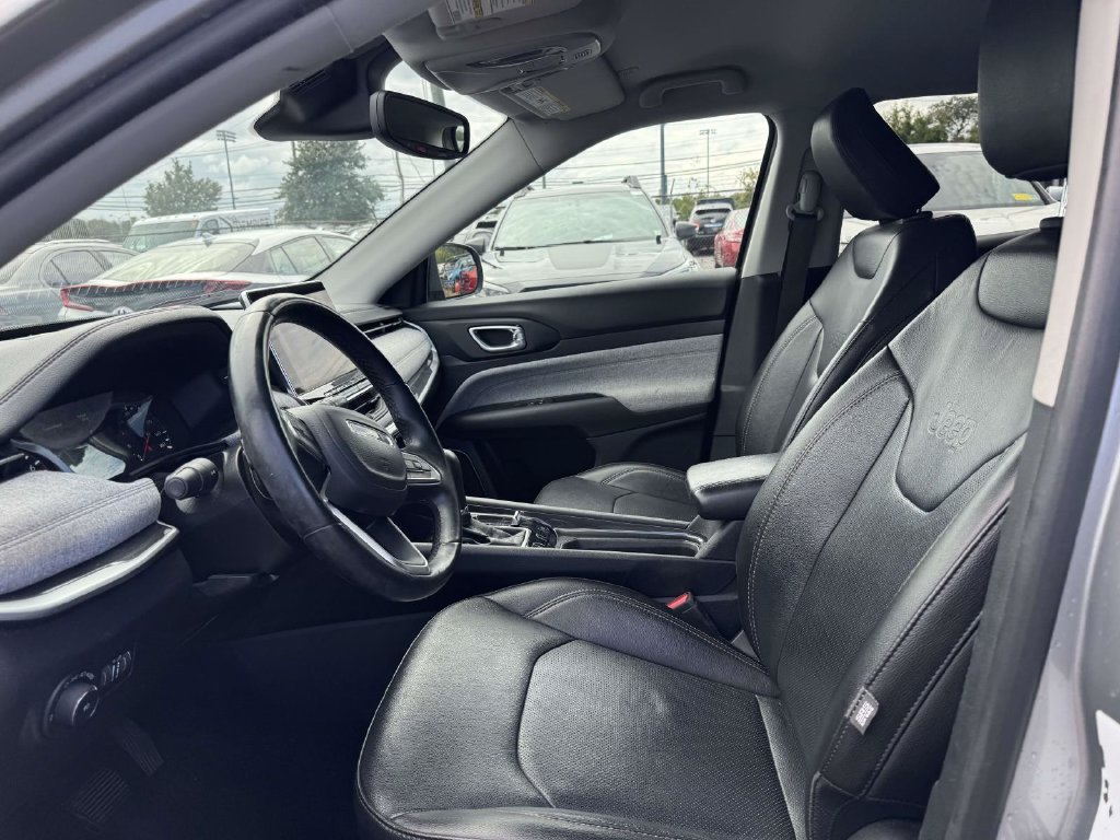 Used 2022 Jeep Compass Latitude AWD/4WD image 17