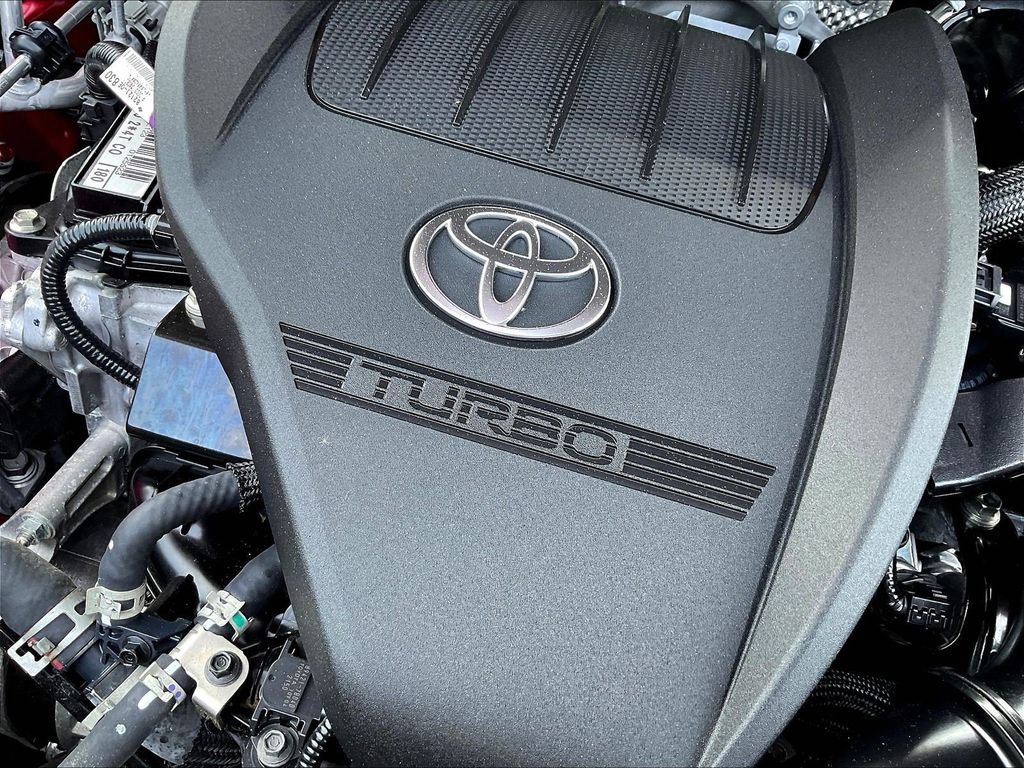 Used 2025 Toyota Highlander XLE FWD image 34