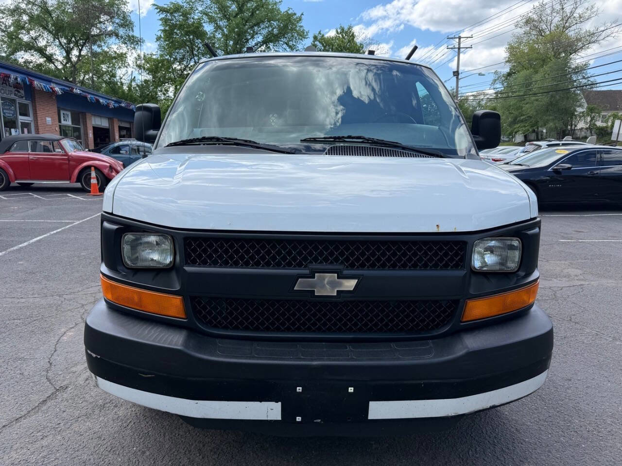 Used 2013 Chevrolet Express 1500 RWD image 2
