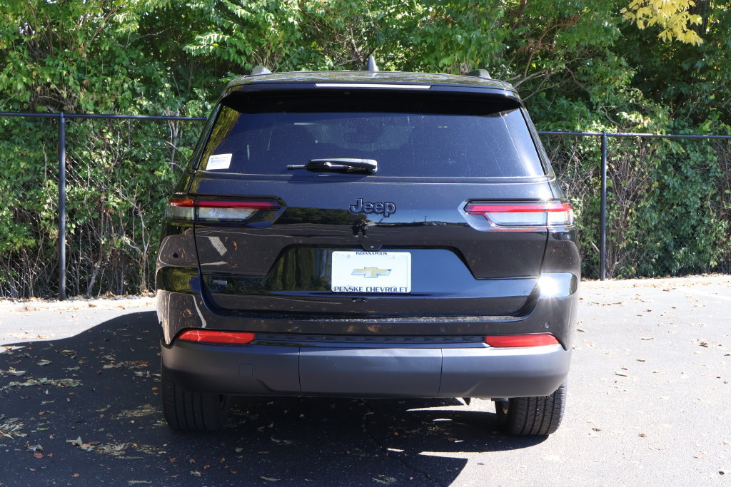 Used 2023 Jeep Grand Cherokee L Laredo AWD/4WD image 8