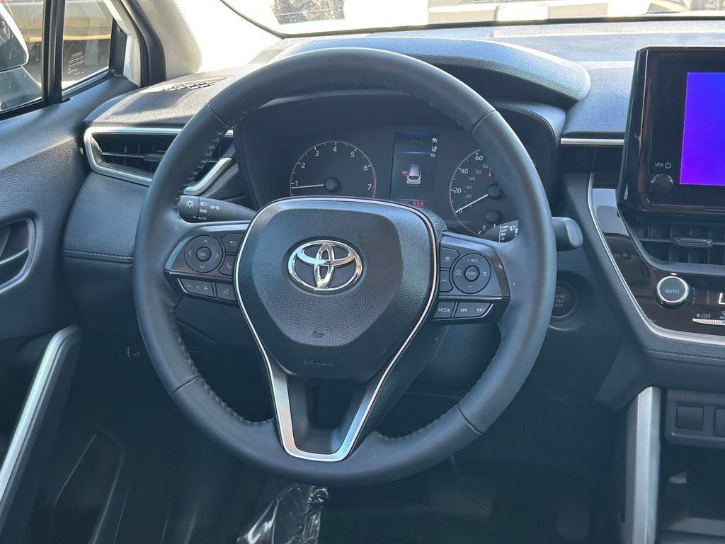 Used 2024 Toyota Corolla Cross LE w/ Moonroof Package FWD image 36