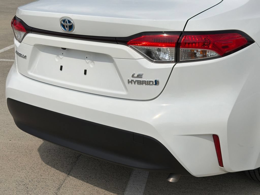 Used 2024 Toyota Corolla LE FWD image 5