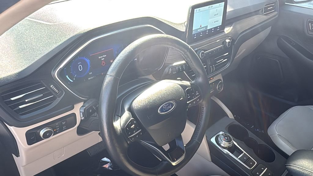 Certified 2020 Ford Escape Titanium image 21