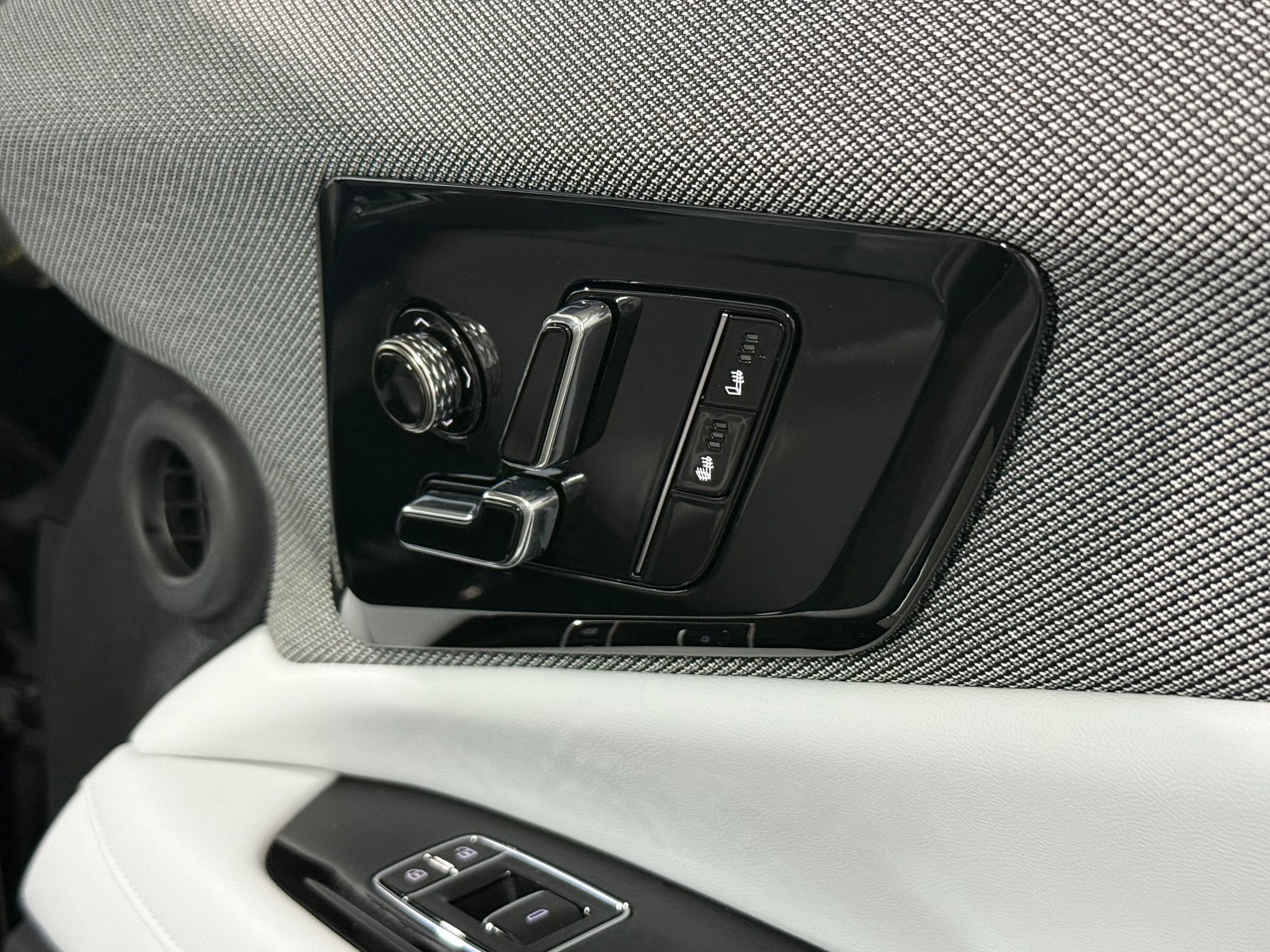 New 2026 Cadillac Optiq Sport 1 image 48