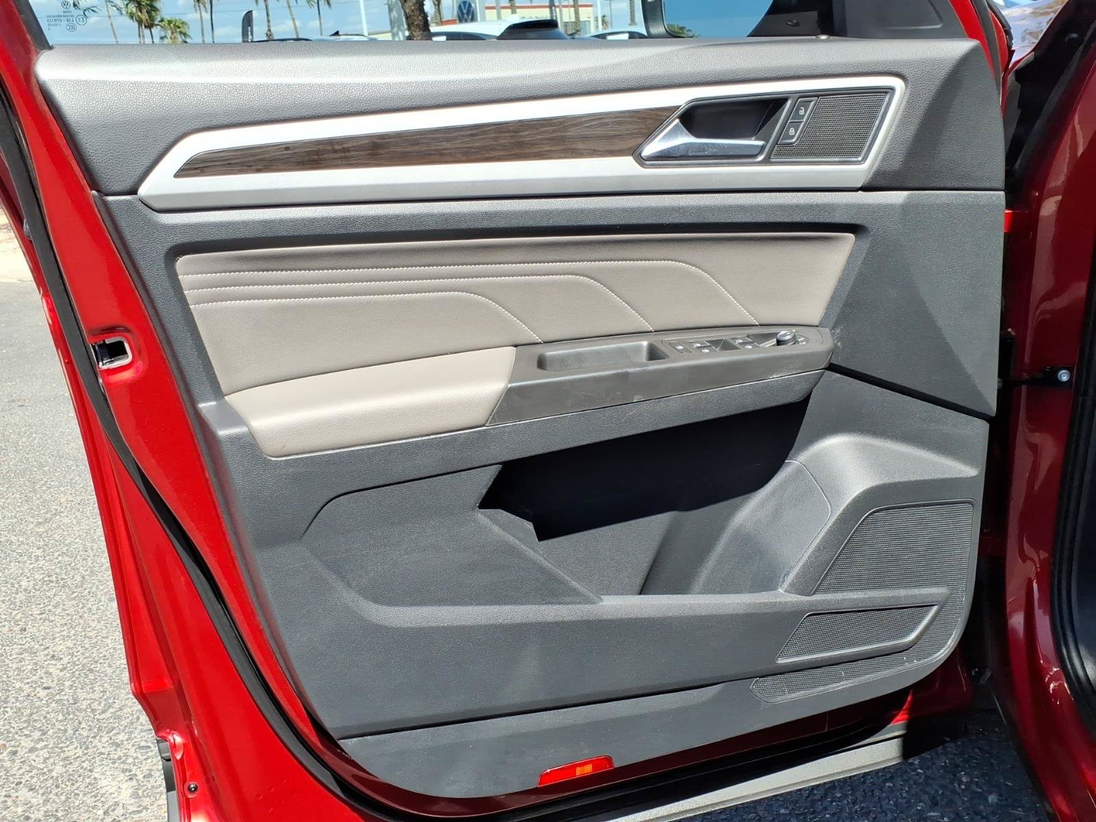 Certified 2022 Volkswagen Atlas SE w/ Panoramic Sunroof Package FWD image 19