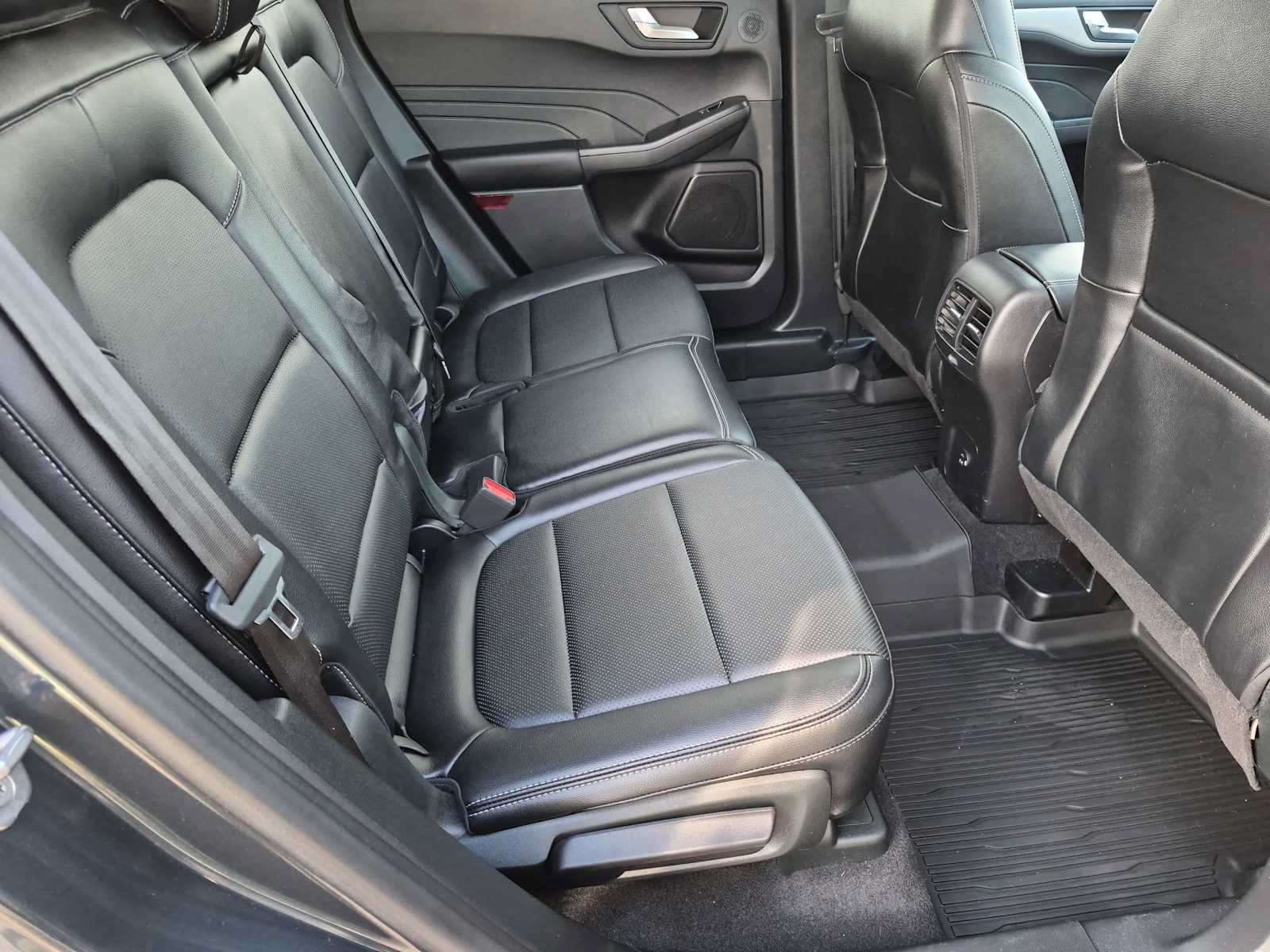 Used 2022 Ford Escape SEL w/ Technology Package AWD/4WD image 19