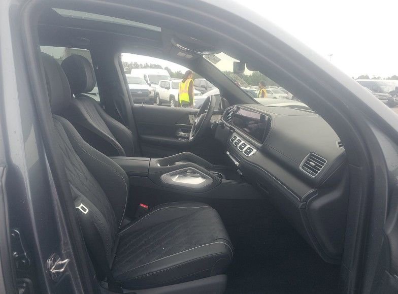 Used 2024 Mercedes-Benz Maybach GLS 600 4MATIC image 6