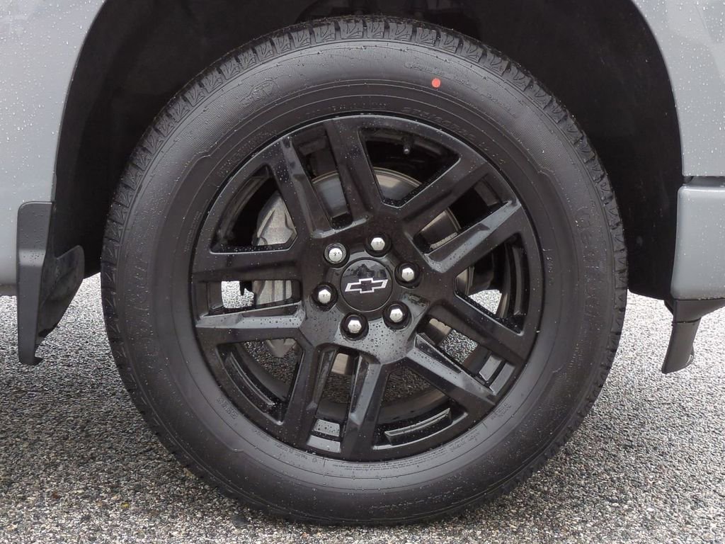 Used 2024 Chevrolet Silverado 1500 Custom w/ LPO, Dark Essentials Package image 11