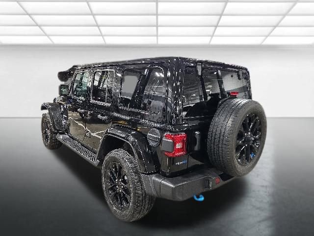 Used 2023 Jeep Wrangler Unlimited Sahara w/ Cold Weather Group AWD/4WD image 7