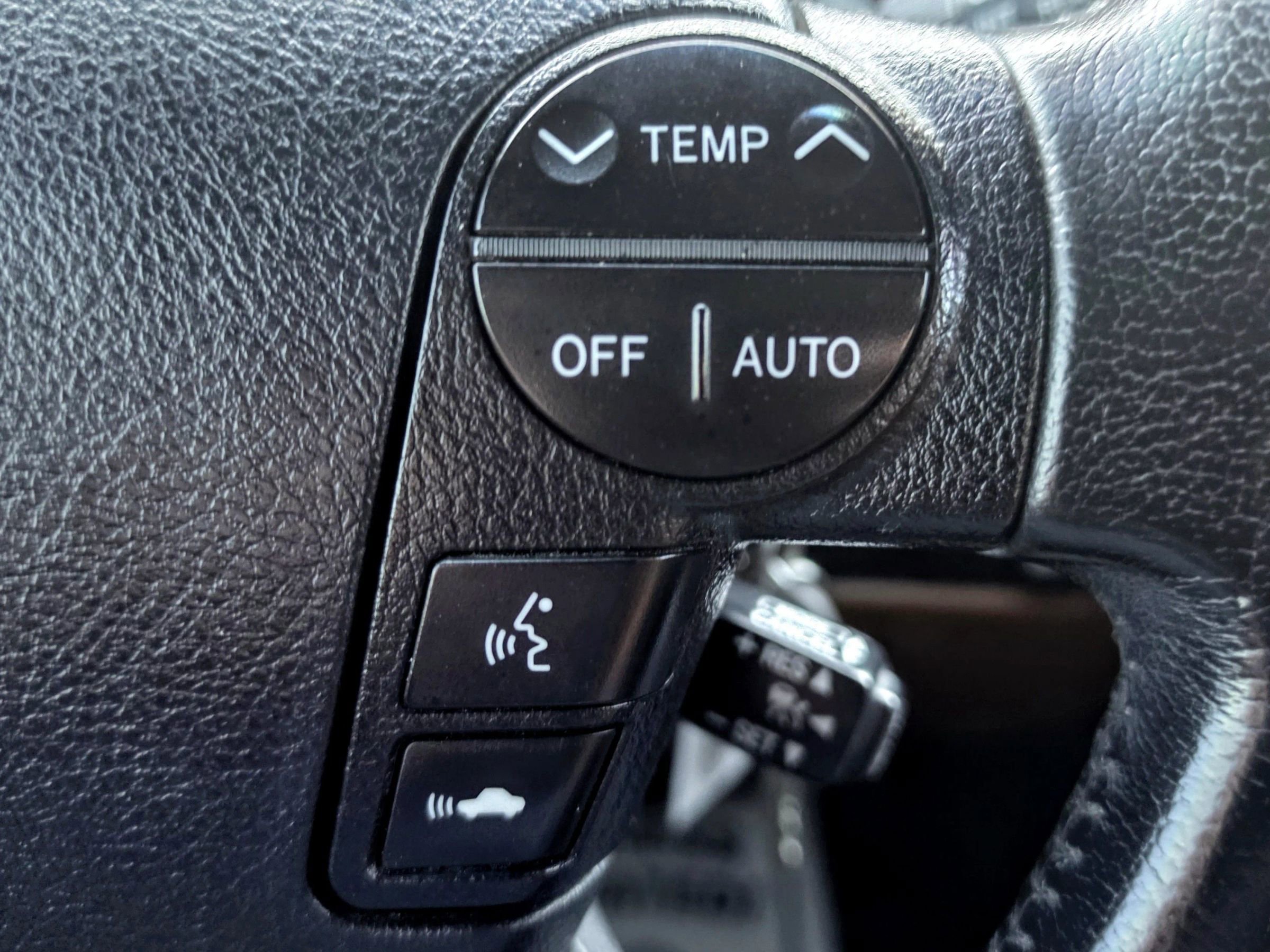 Used 2013 Toyota Sequoia Platinum image 29