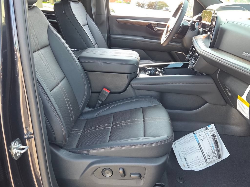 New 2026 Chevrolet Suburban High Country AWD/4WD image 17
