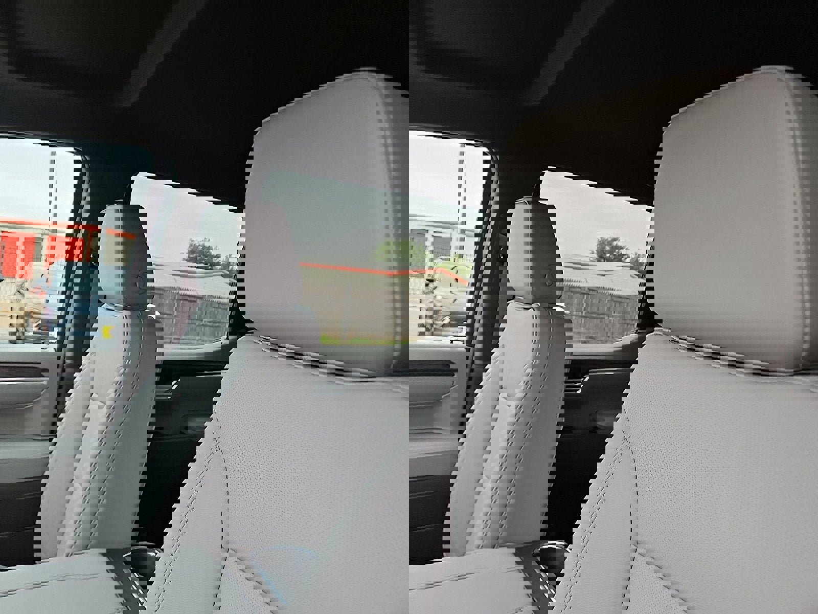 New 2026 GMC Sierra 1500 SLT image 11